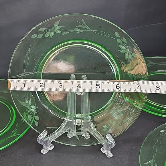 Uranium Glass Plates 6pcs 7.5in Etched Flowers Depression Glass. Geiger Tested. - Picture 8 of 10